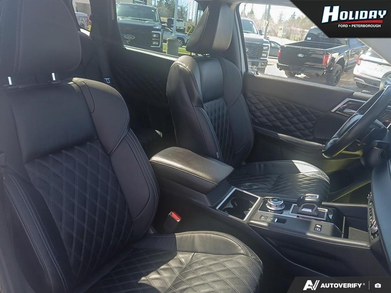 2023 Mitsubishi Outlander Phev SEL Photo