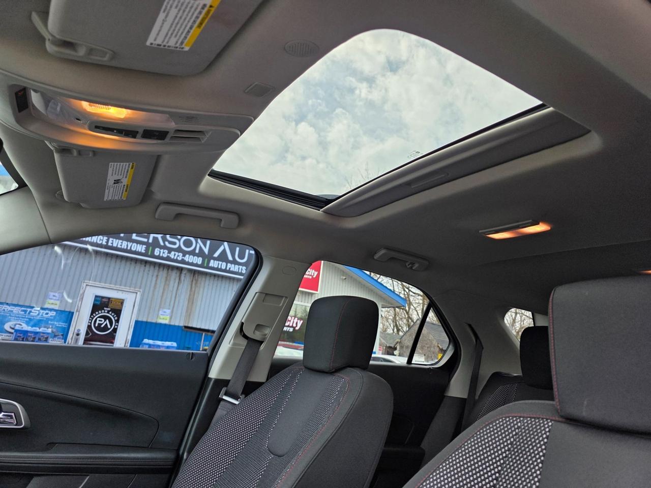 2017 Chevrolet Equinox LT Photo