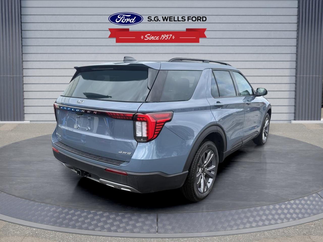 2026 Ford Explorer Active Photo3