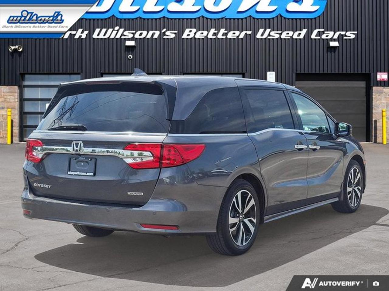 2020 Honda Odyssey Touring | DVD| Leather| Sunroof | Power Sliding Doors | Adaptive Cruise | Heated Seats | and More ! Photo4