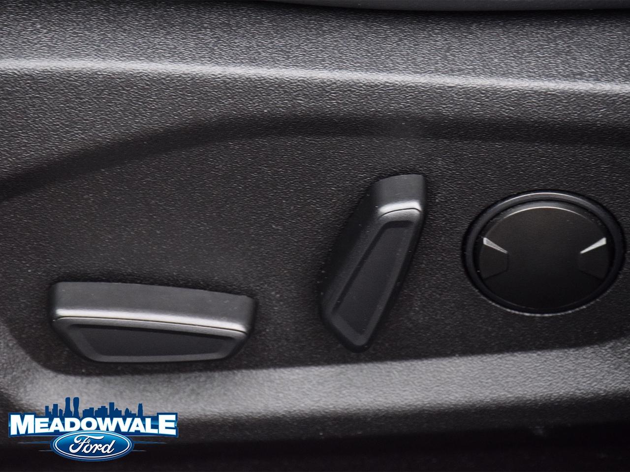 2023 Ford Edge SEL Photo