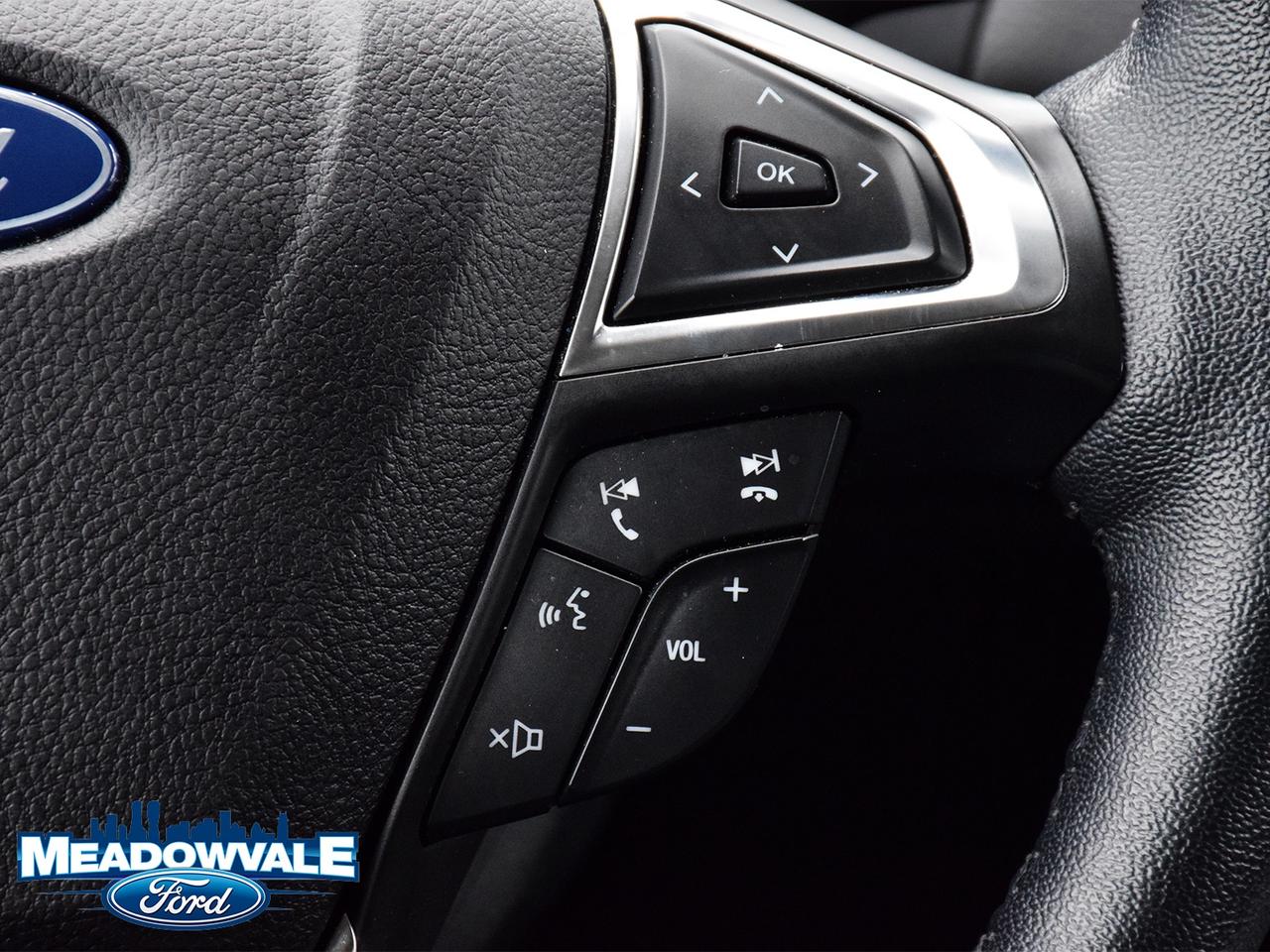 2023 Ford Edge SEL Photo