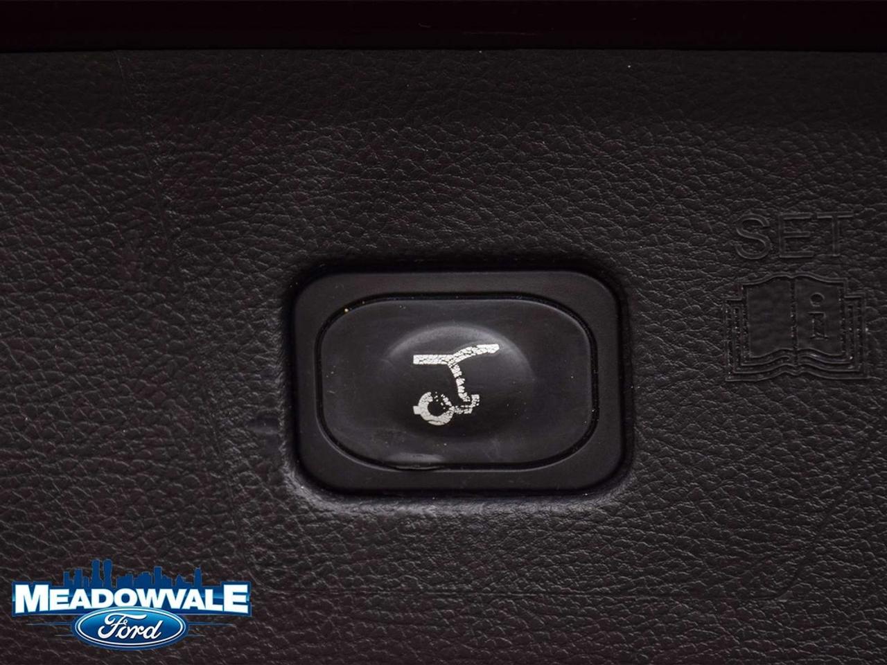 2023 Ford Edge SEL Photo