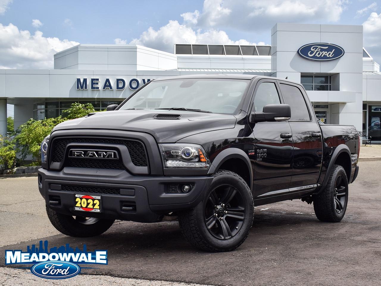 2022 RAM 1500 Classic WARLOCK Photo0