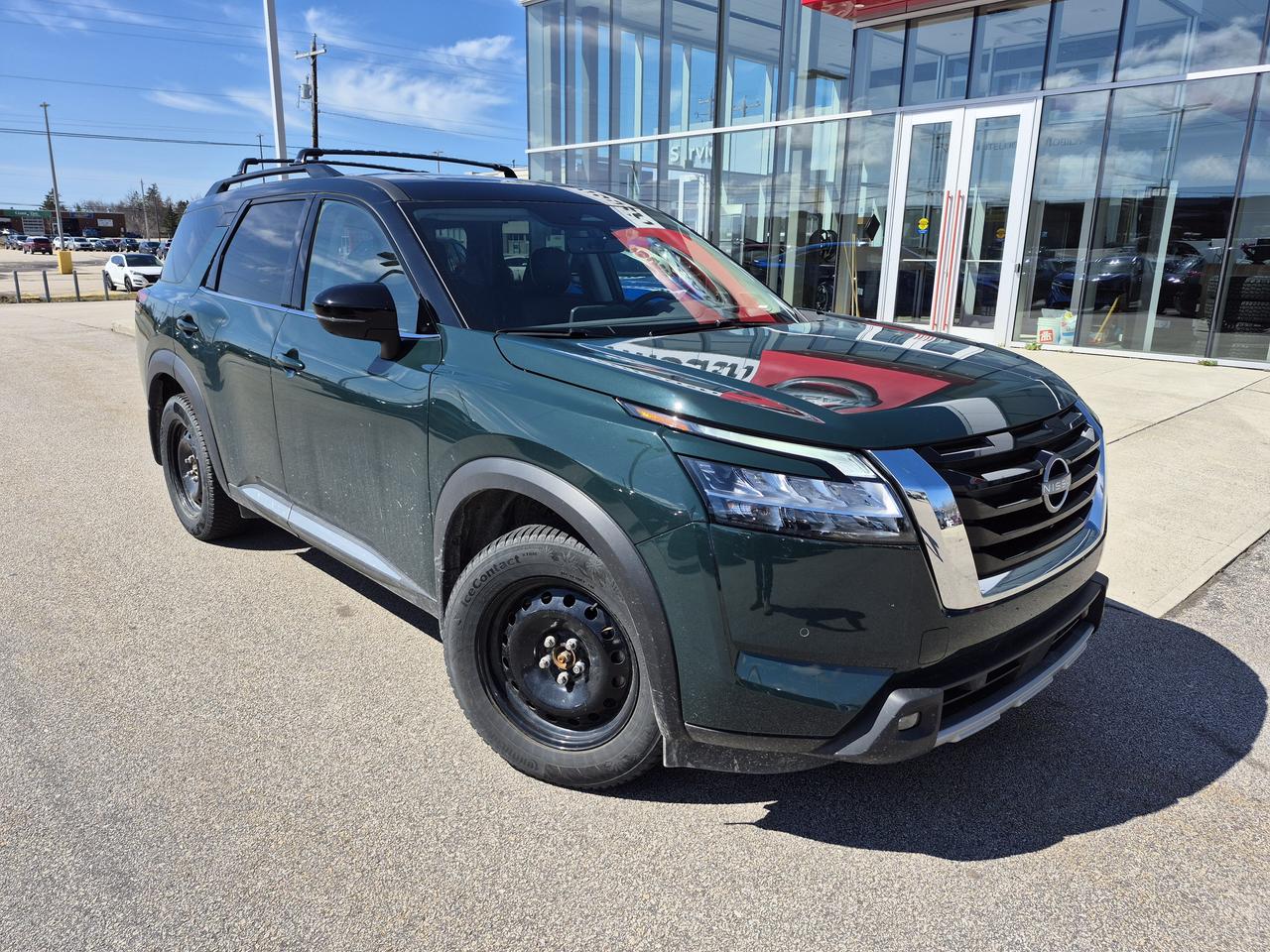 2024 Nissan Pathfinder Platinum Photo0