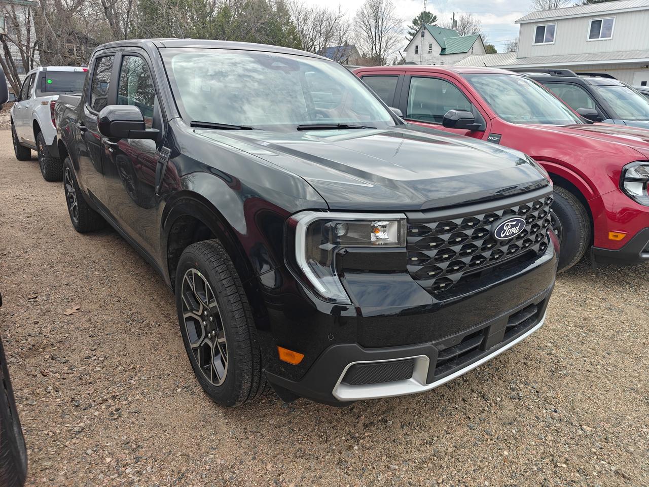 2026 Ford Maverick SUPERCREW LARIAT Photo3