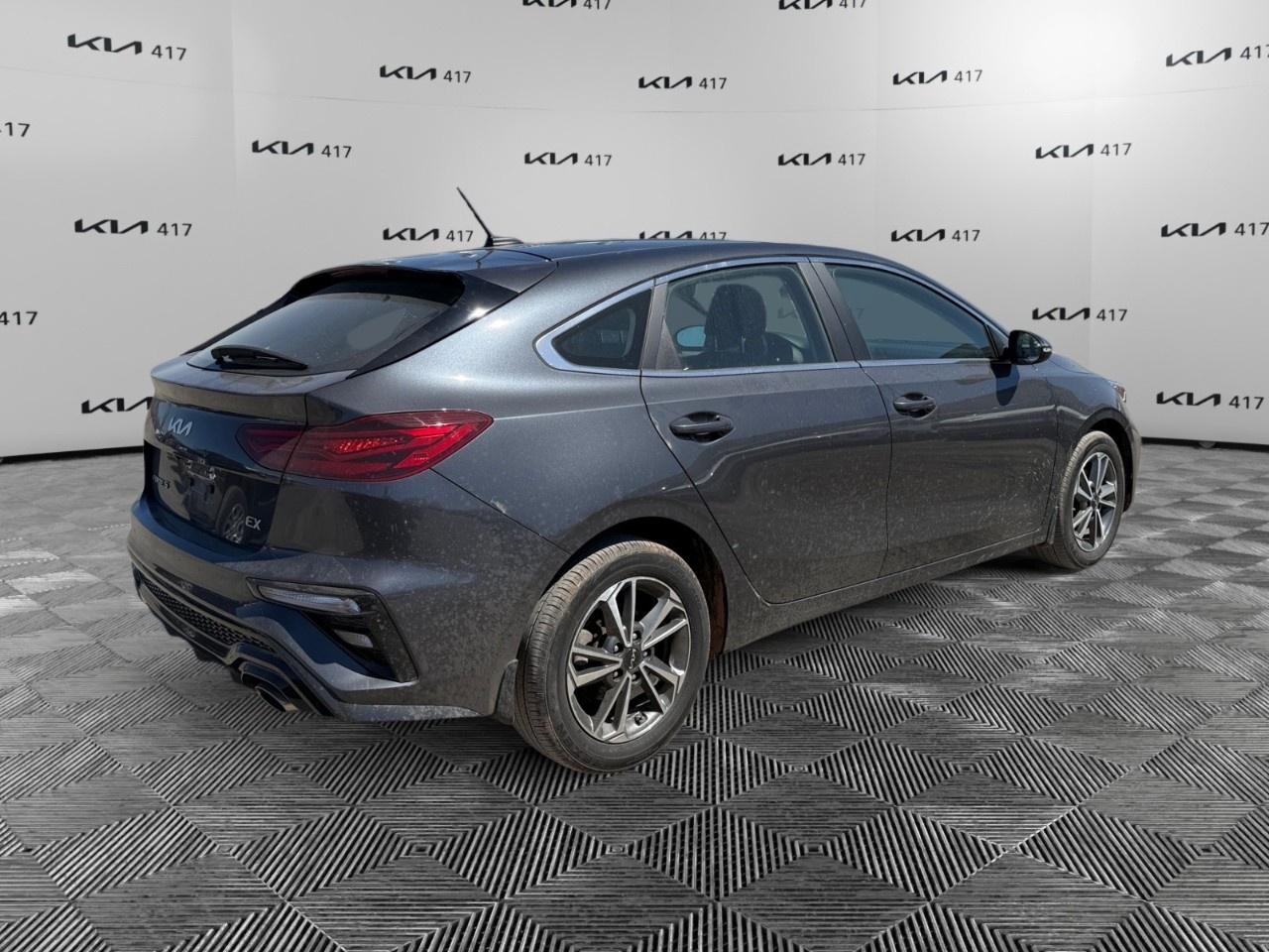 2023 Kia Forte5 EX IVT Photo4