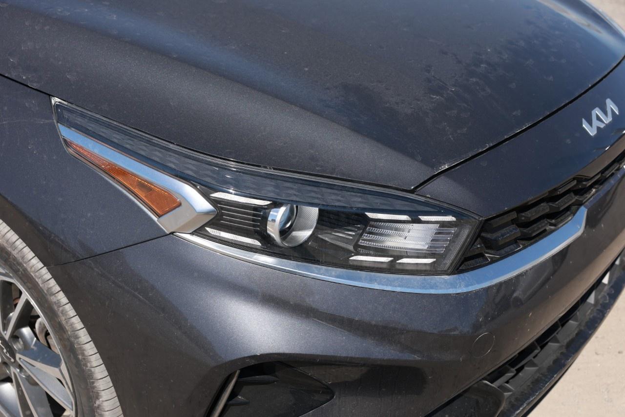 2023 Kia Forte5 EX IVT Photo