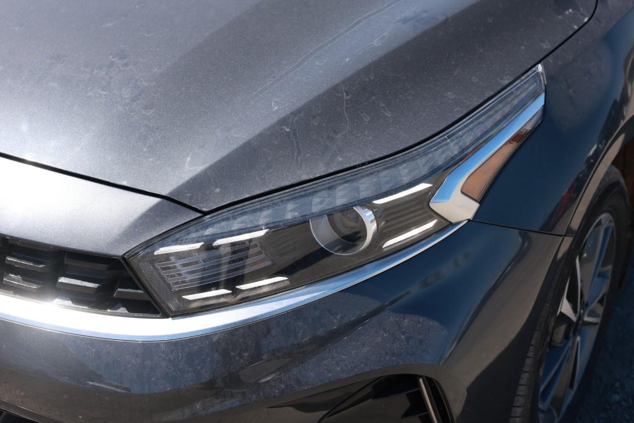2023 Kia Forte5 EX IVT Photo