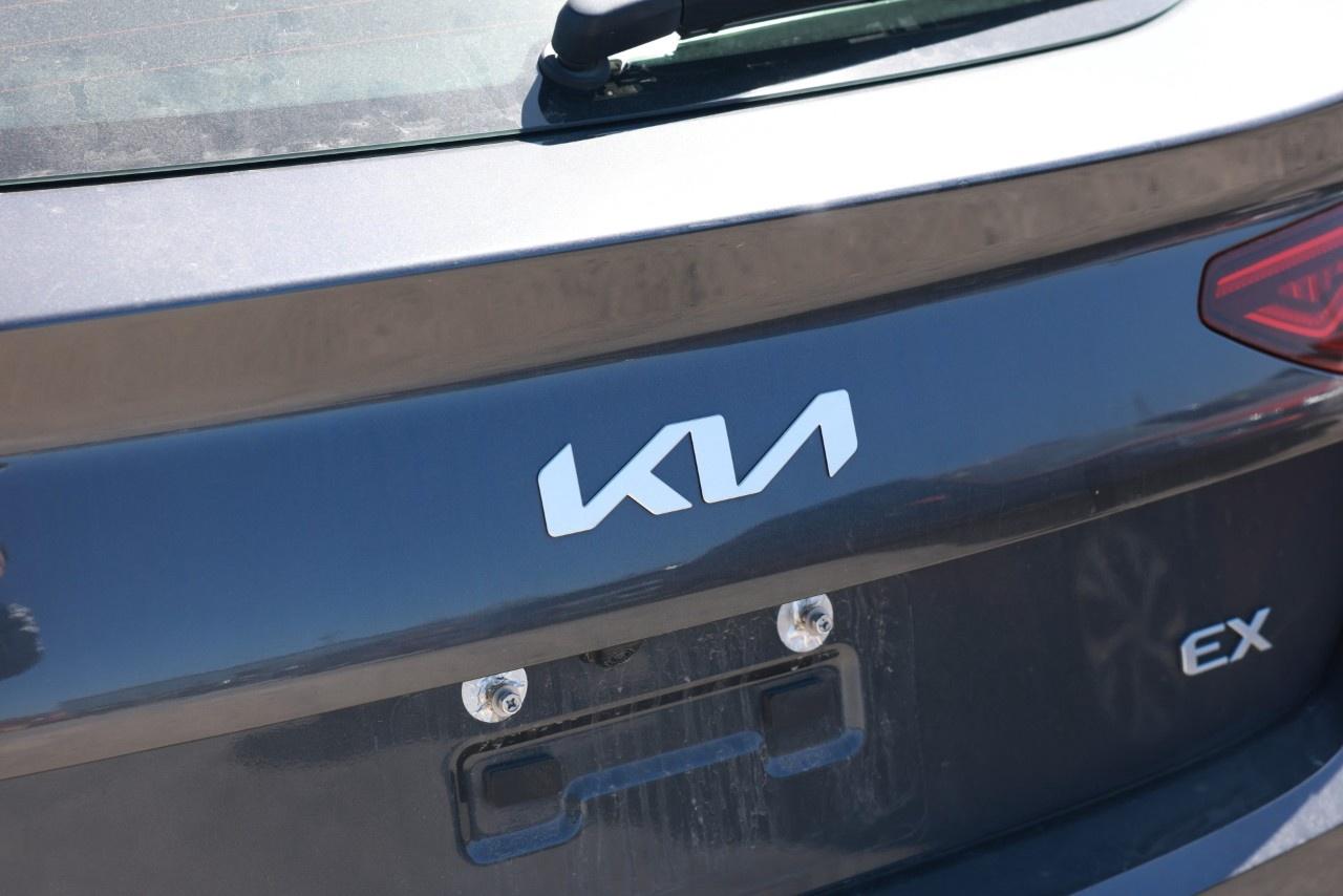 2023 Kia Forte5 EX IVT Photo