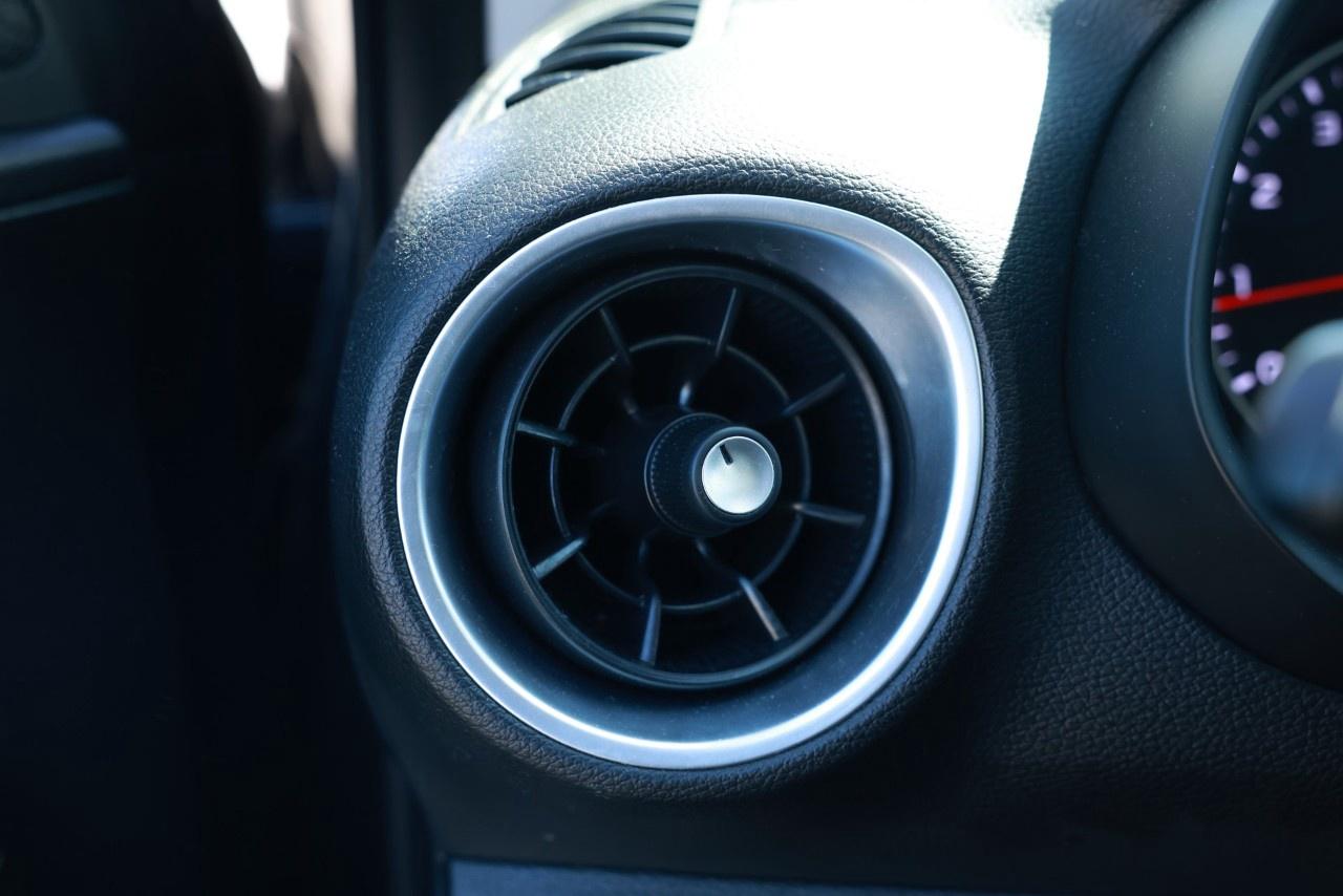 2023 Kia Forte5 EX IVT Photo