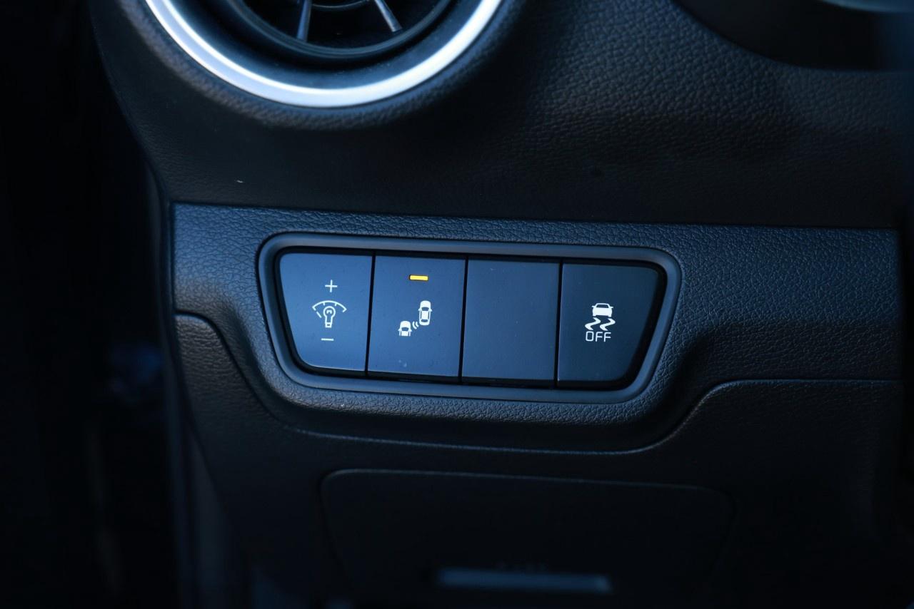 2023 Kia Forte5 EX IVT Photo