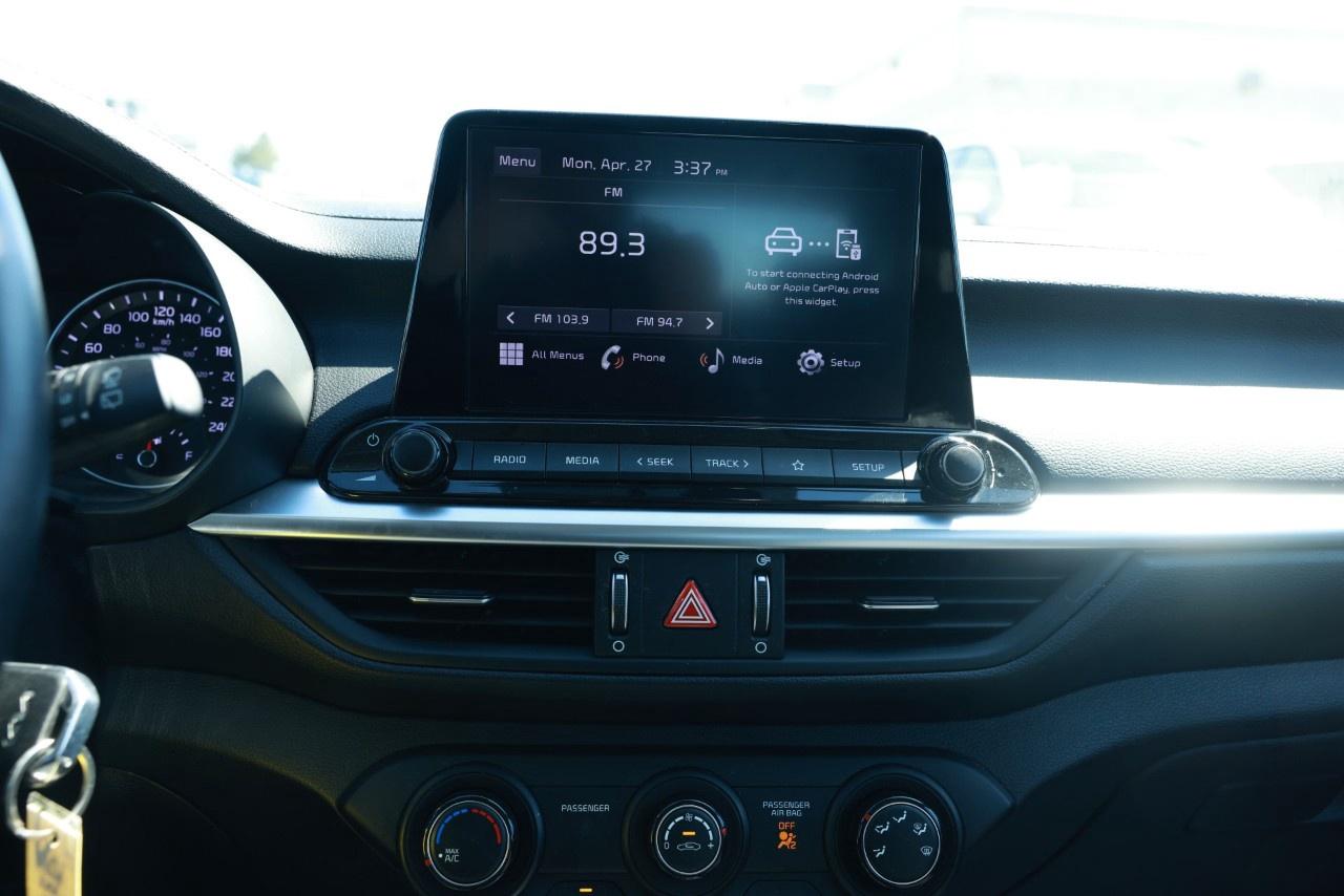 2023 Kia Forte5 EX IVT Photo