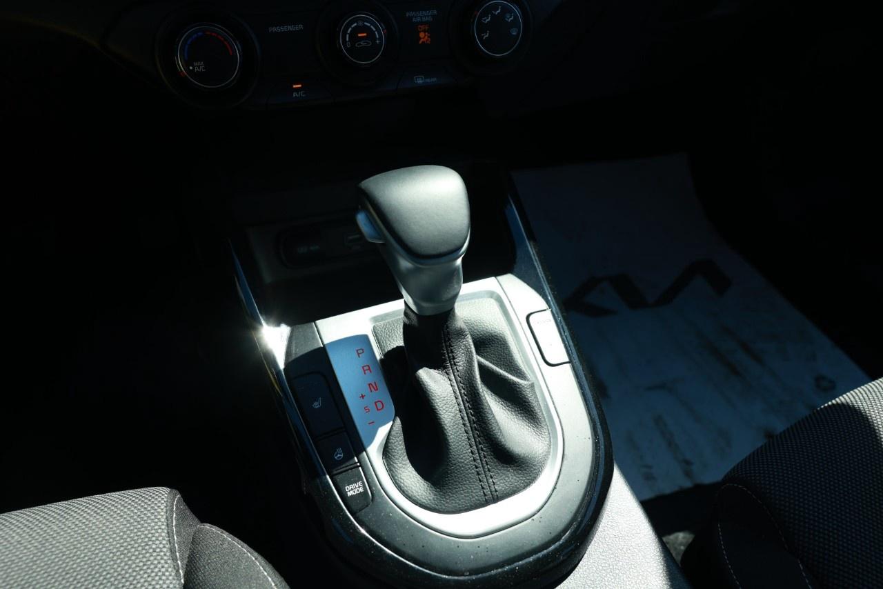 2023 Kia Forte5 EX IVT Photo