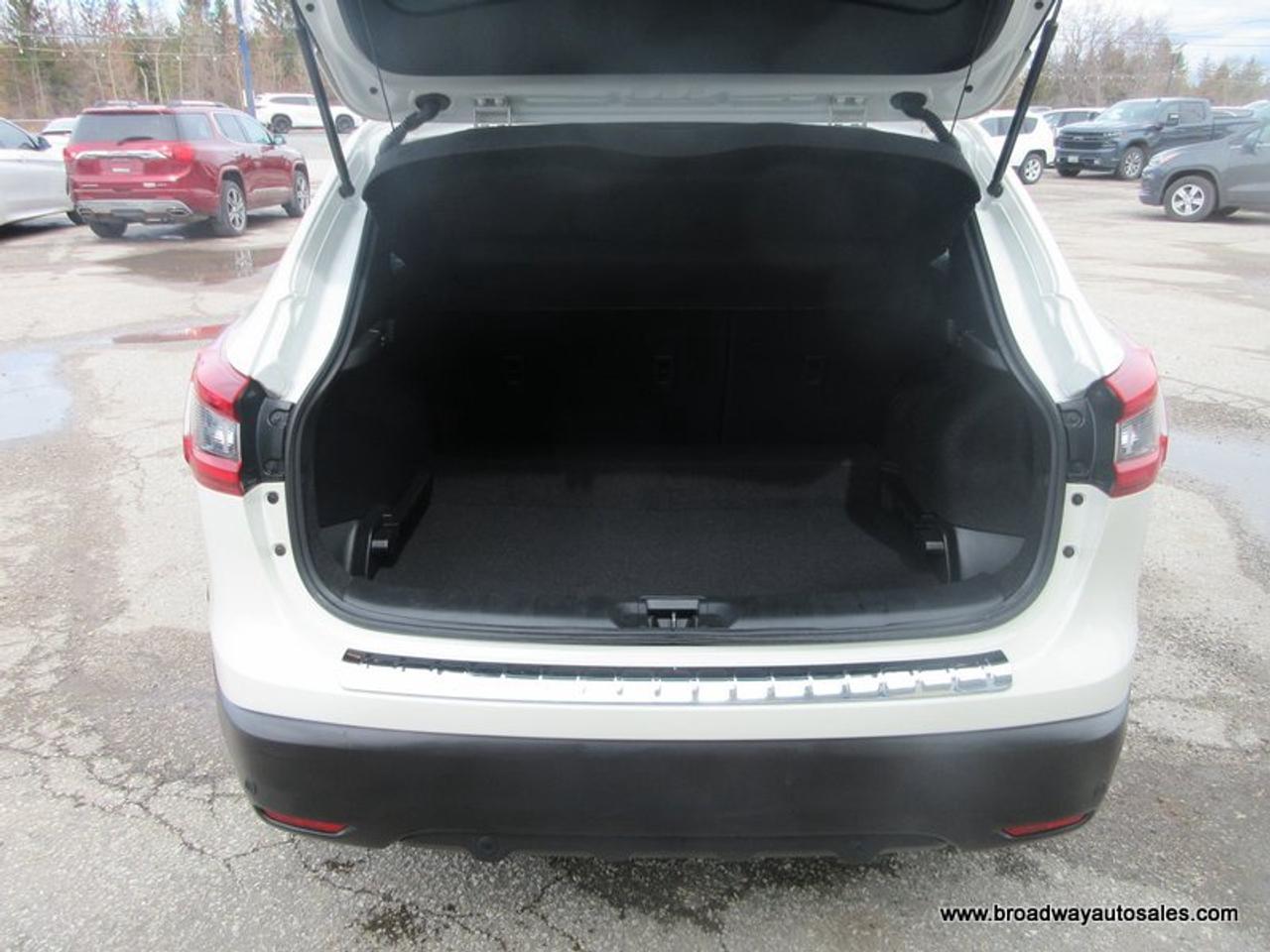2023 Nissan Qashqai ALL-WHEEL DRIVE SV-VERSION 5 PASSENGER 2.0L - DOHC.. ECO & SPORT MODE.. HEATED SEATS & WHEEL.. BACK-UP CAMERA.. POWER SUNROOF.. Photo