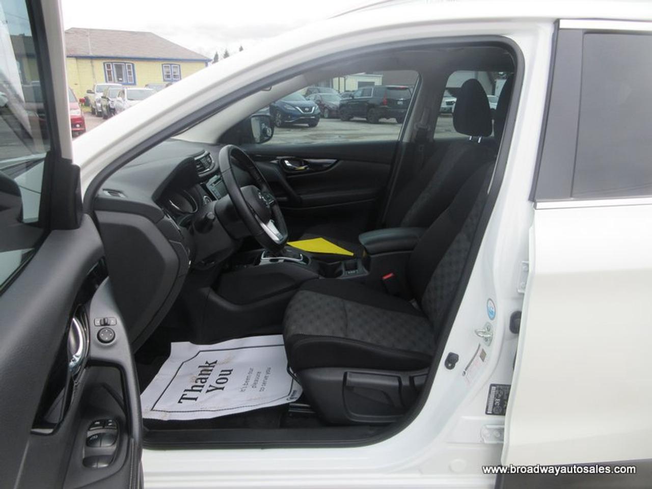 2023 Nissan Qashqai ALL-WHEEL DRIVE SV-VERSION 5 PASSENGER 2.0L - DOHC.. ECO & SPORT MODE.. HEATED SEATS & WHEEL.. BACK-UP CAMERA.. POWER SUNROOF.. Photo