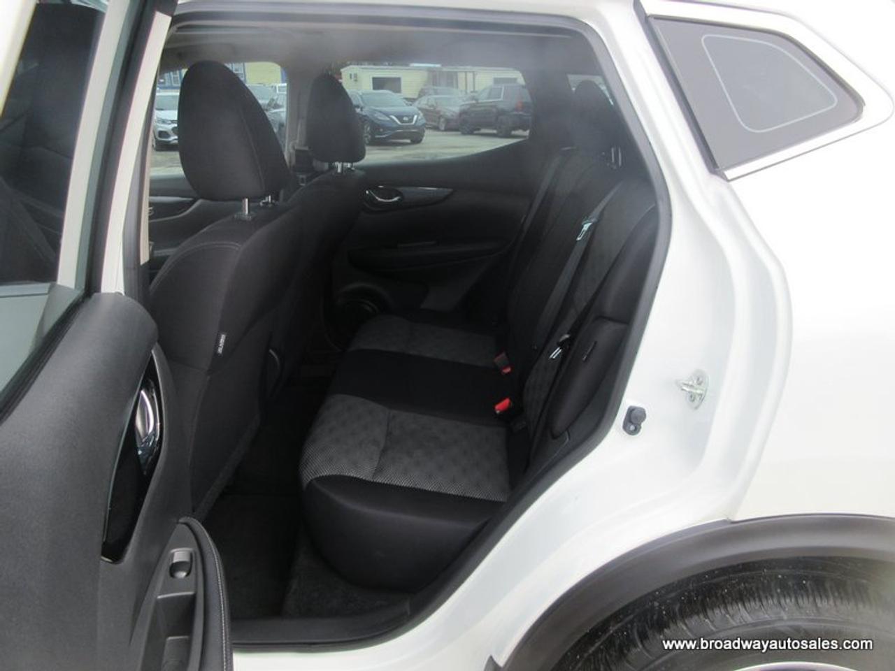 2023 Nissan Qashqai ALL-WHEEL DRIVE SV-VERSION 5 PASSENGER 2.0L - DOHC.. ECO & SPORT MODE.. HEATED SEATS & WHEEL.. BACK-UP CAMERA.. POWER SUNROOF.. Photo