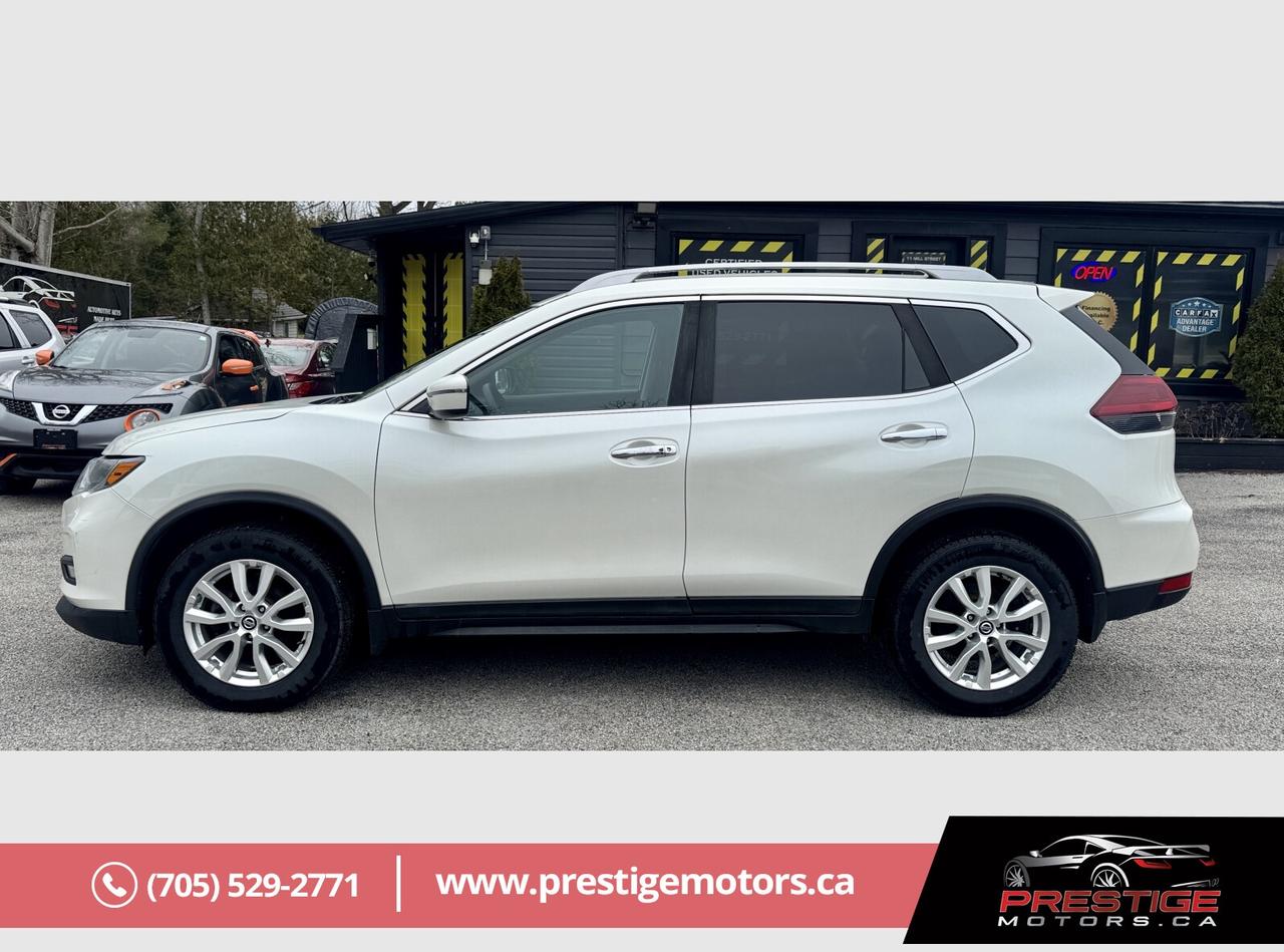 2018 Nissan Rogue SV Photo