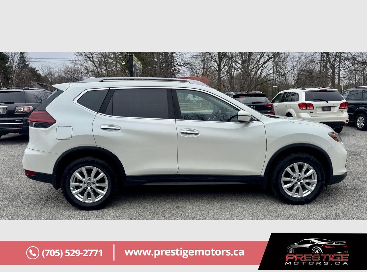 2018 Nissan Rogue SV Photo