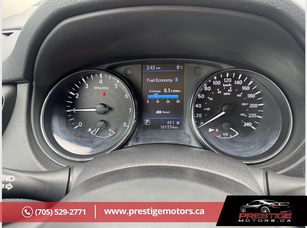 2018 Nissan Rogue SV Photo