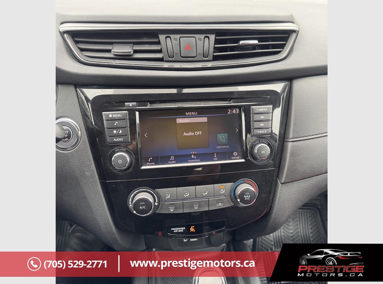 2018 Nissan Rogue SV Photo