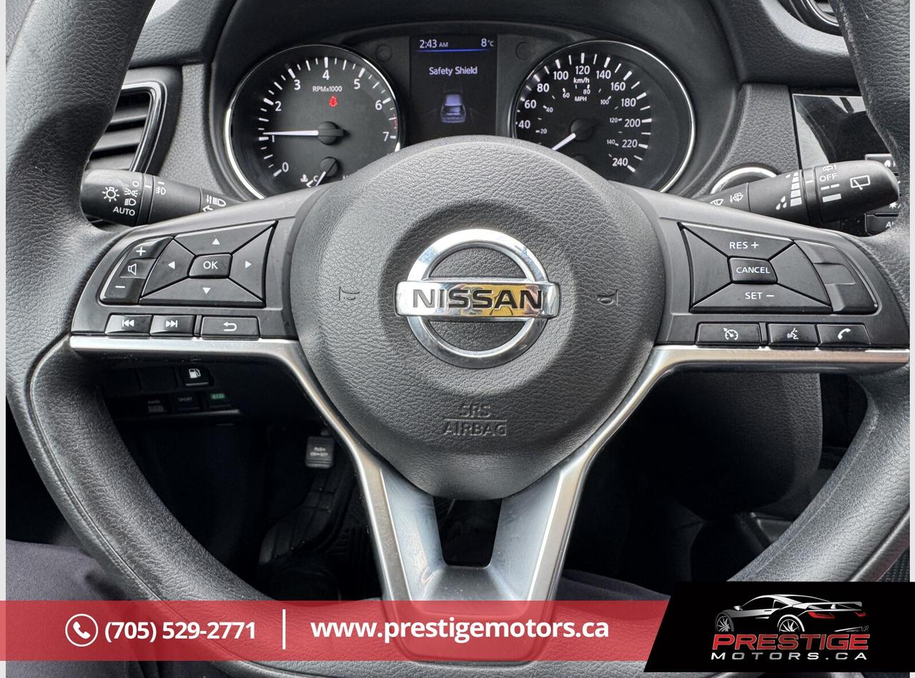 2018 Nissan Rogue SV Photo