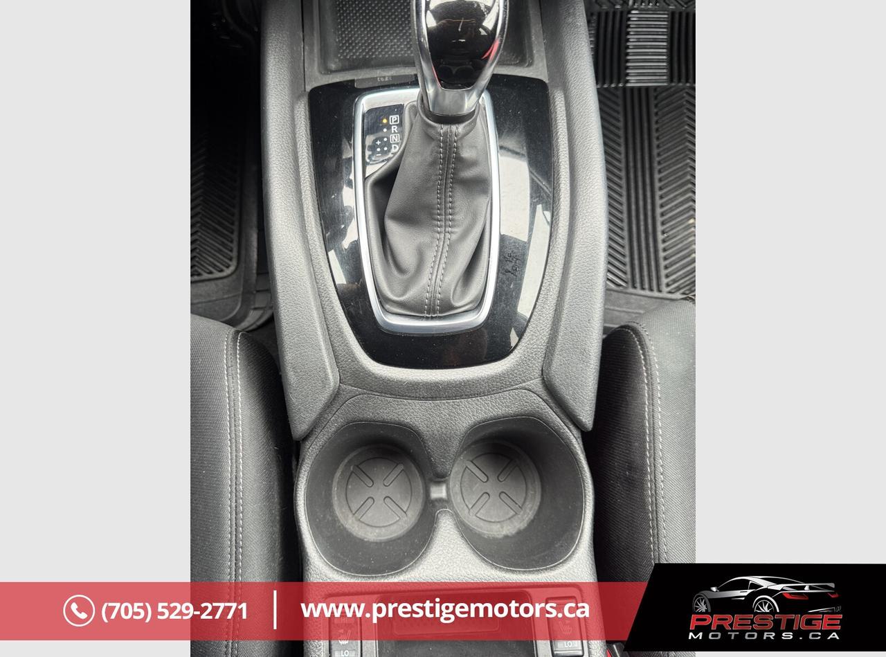 2018 Nissan Rogue SV Photo