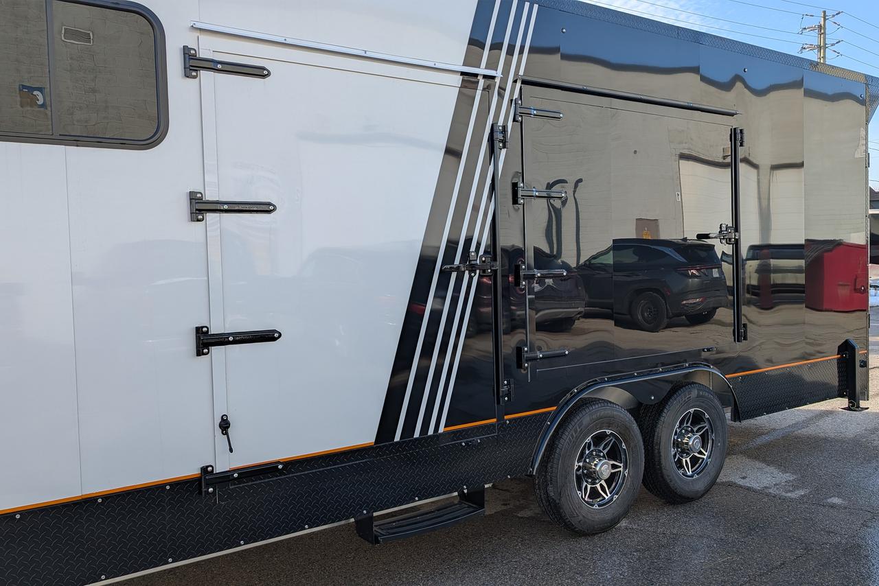 2025 Canadian Trailer Company 8.5X22 V-Nose Cargo Trailer Aluminum Car Hauler Photo18