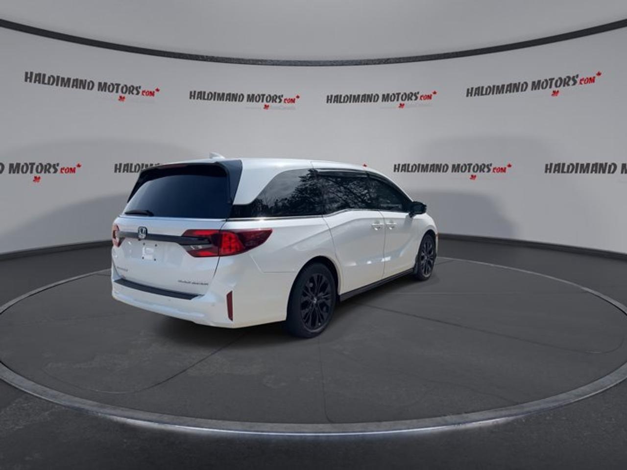 2025 Honda Odyssey Black Edition FWD | Leather Seats | Ventilated Front Seats Photo