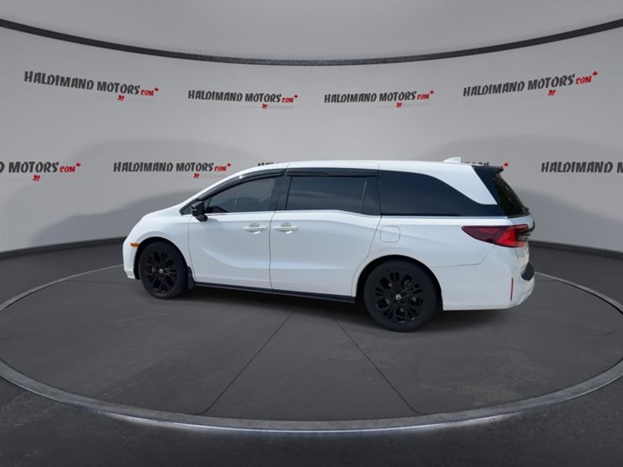 2025 Honda Odyssey Black Edition FWD | Leather Seats | Ventilated Front Seats Photo