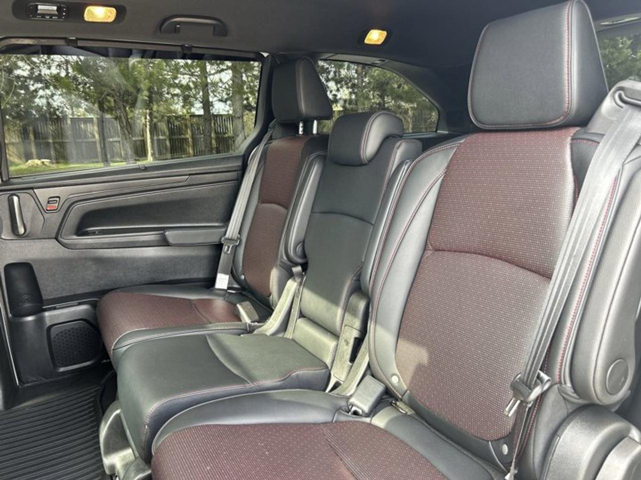 2025 Honda Odyssey Black Edition FWD | Leather Seats | Ventilated Front Seats Photo