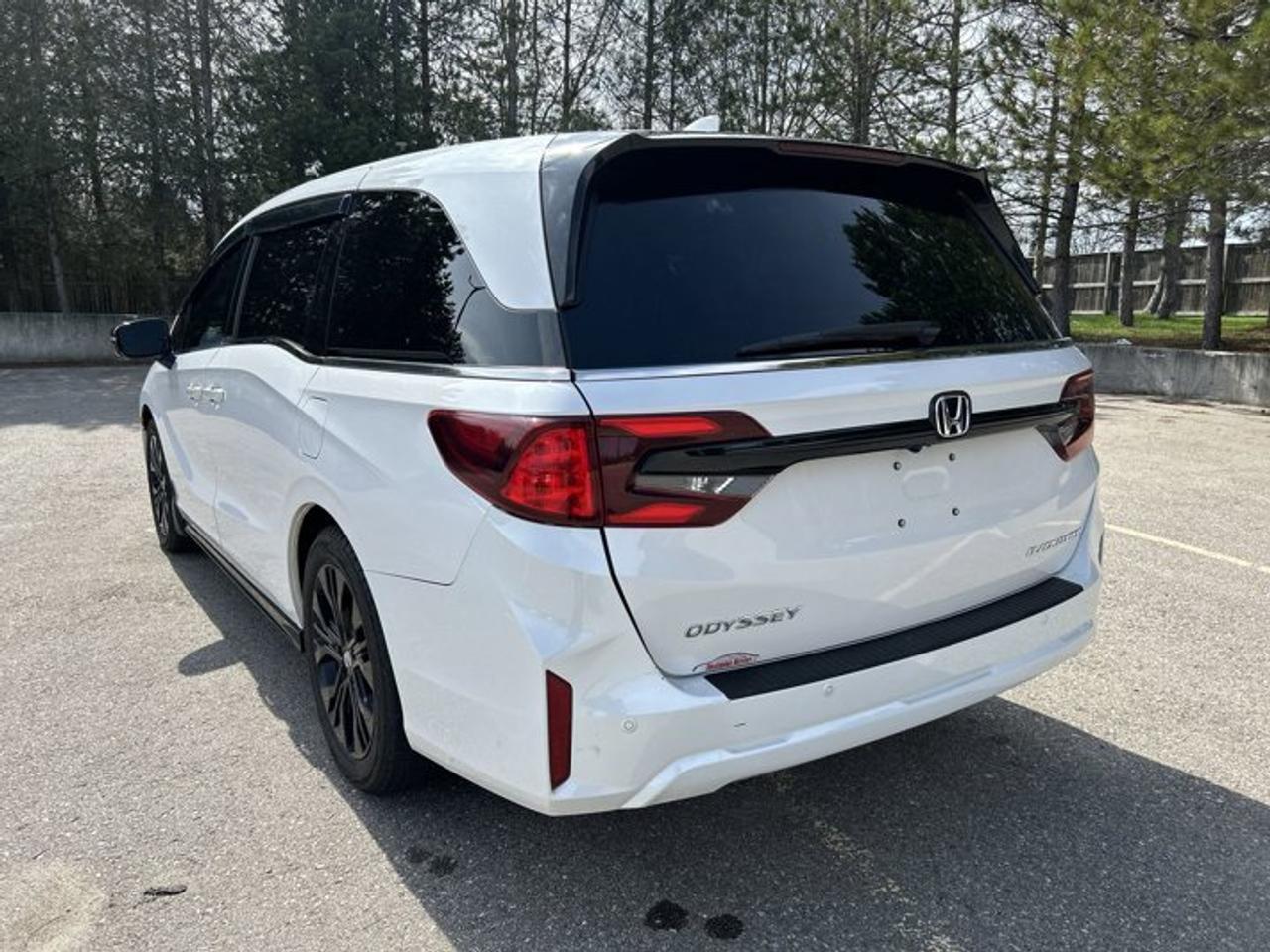 2025 Honda Odyssey Black Edition FWD | Leather Seats | Ventilated Front Seats Photo