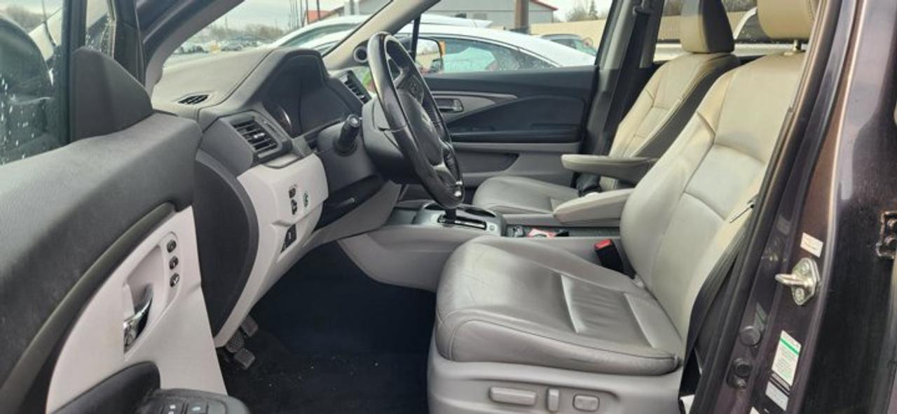 2019 Honda Pilot EX-L AWD | No Accidents | Sunroof | Leather Seats | Heated Steering Wheel Photo2