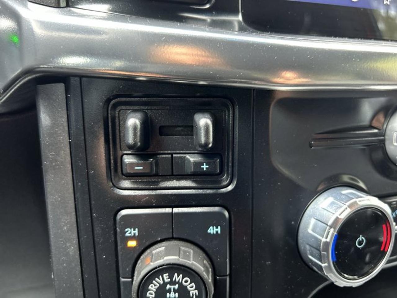2023 Ford F-150 LARIAT SuperCrew 6.5' Box 4WD | Ventilated Front Seats Photo