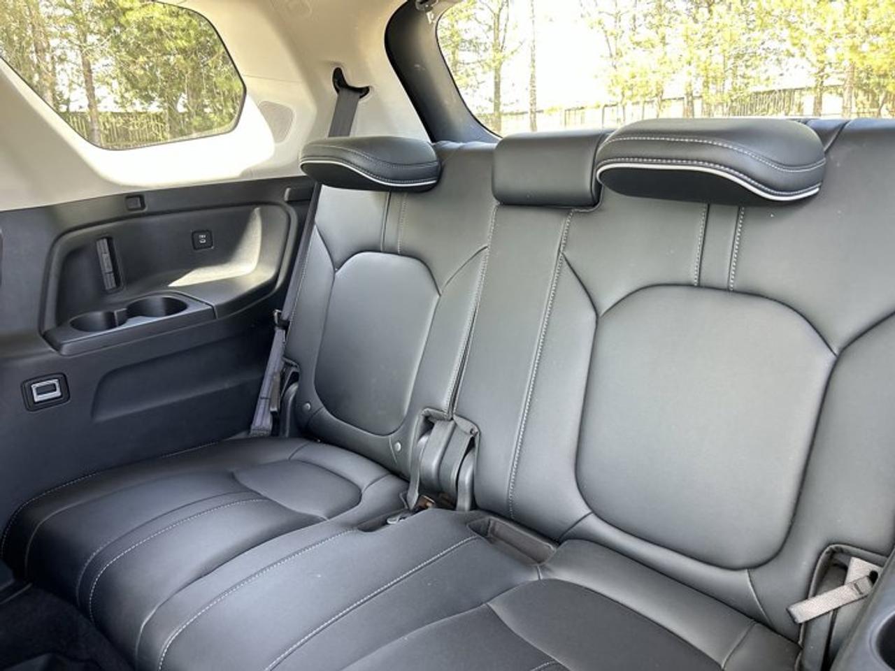 2025 Honda Pilot Touring AWD | Panoramic Sunroof | Ventilated Front Seats Photo