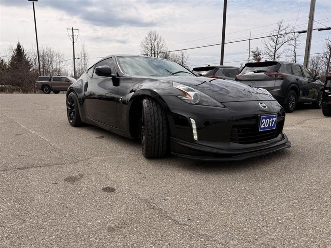 2017 Nissan 370Z Coupe 6sp Photo2