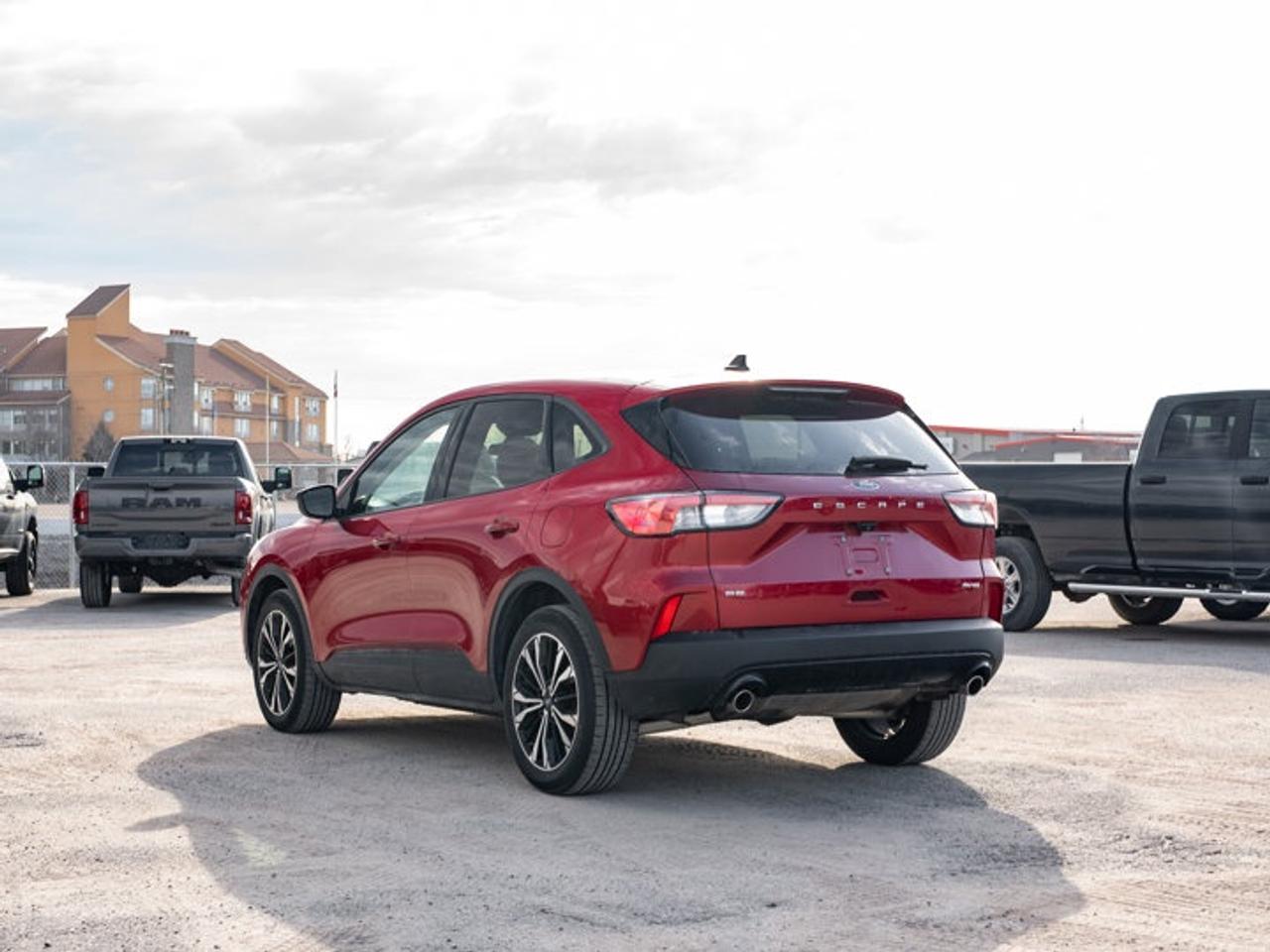 2021 Ford Escape SE Photo
