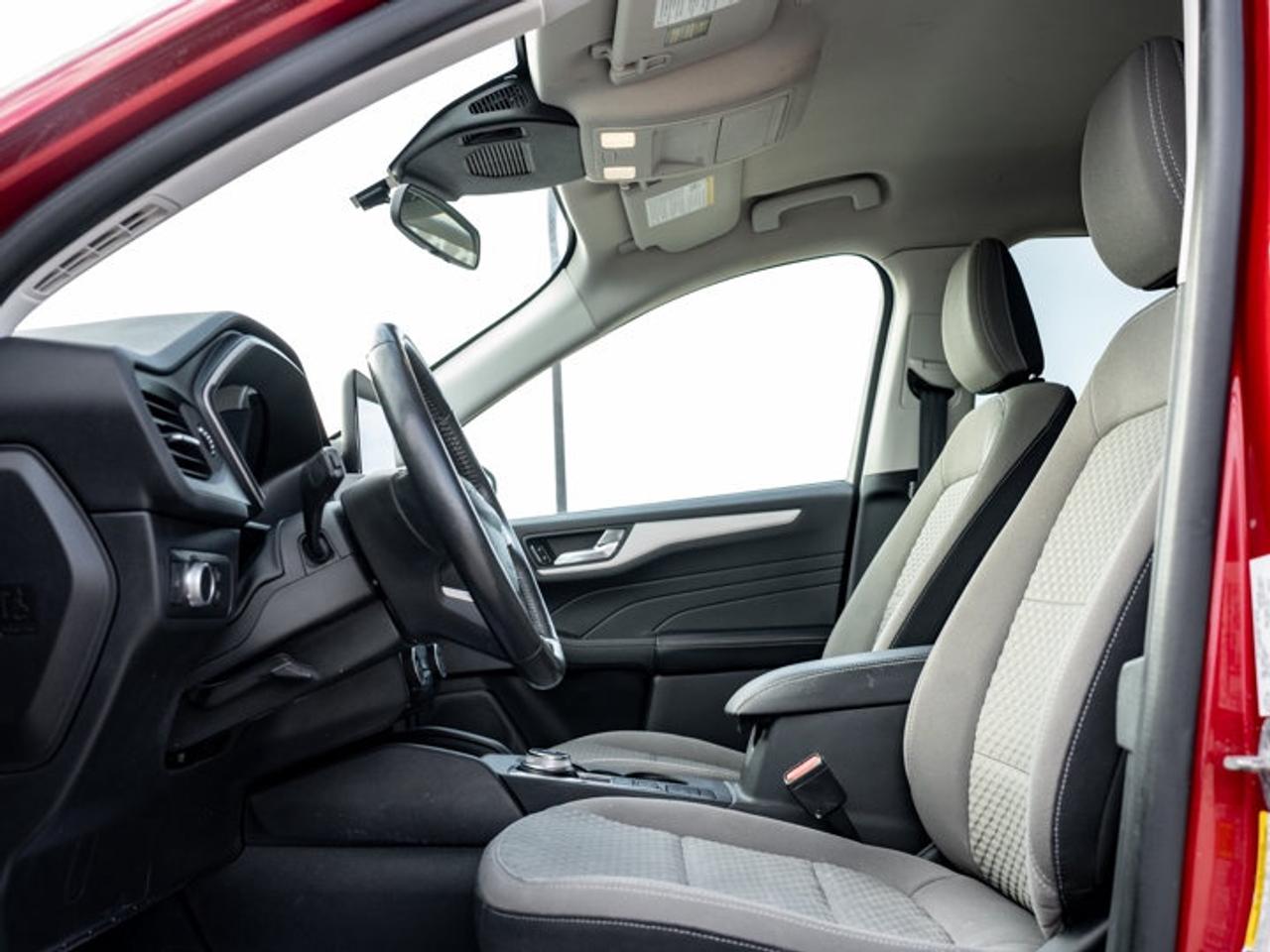 2021 Ford Escape SE Photo