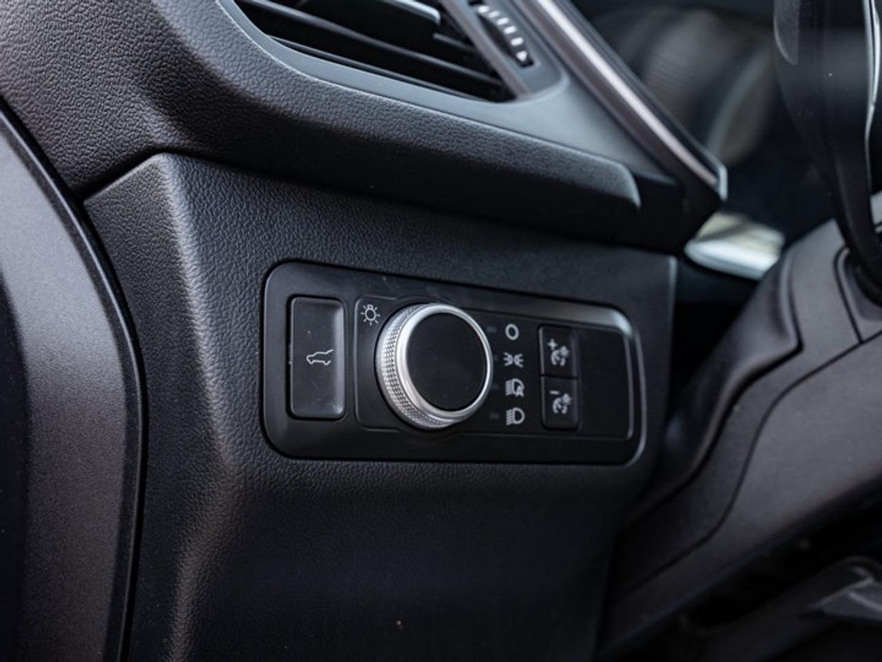 2021 Ford Escape SE Photo