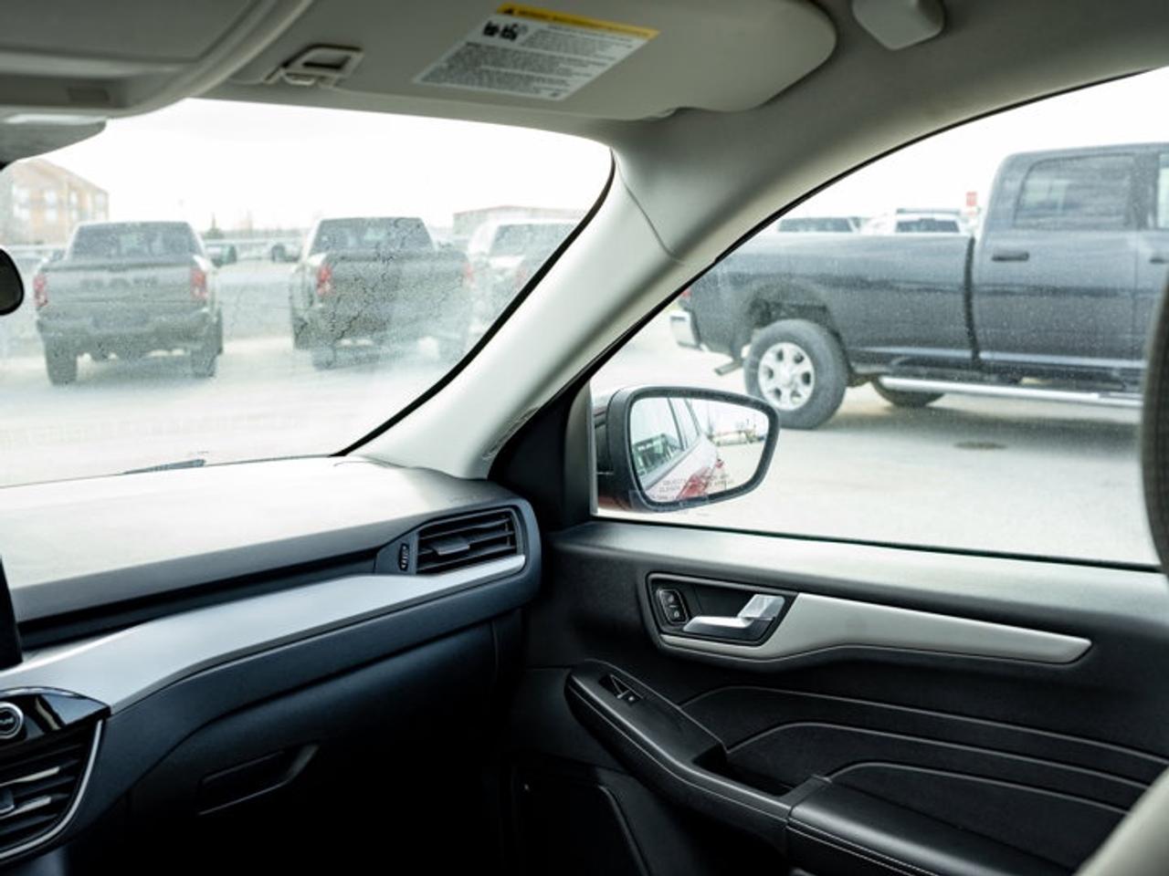 2021 Ford Escape SE Photo