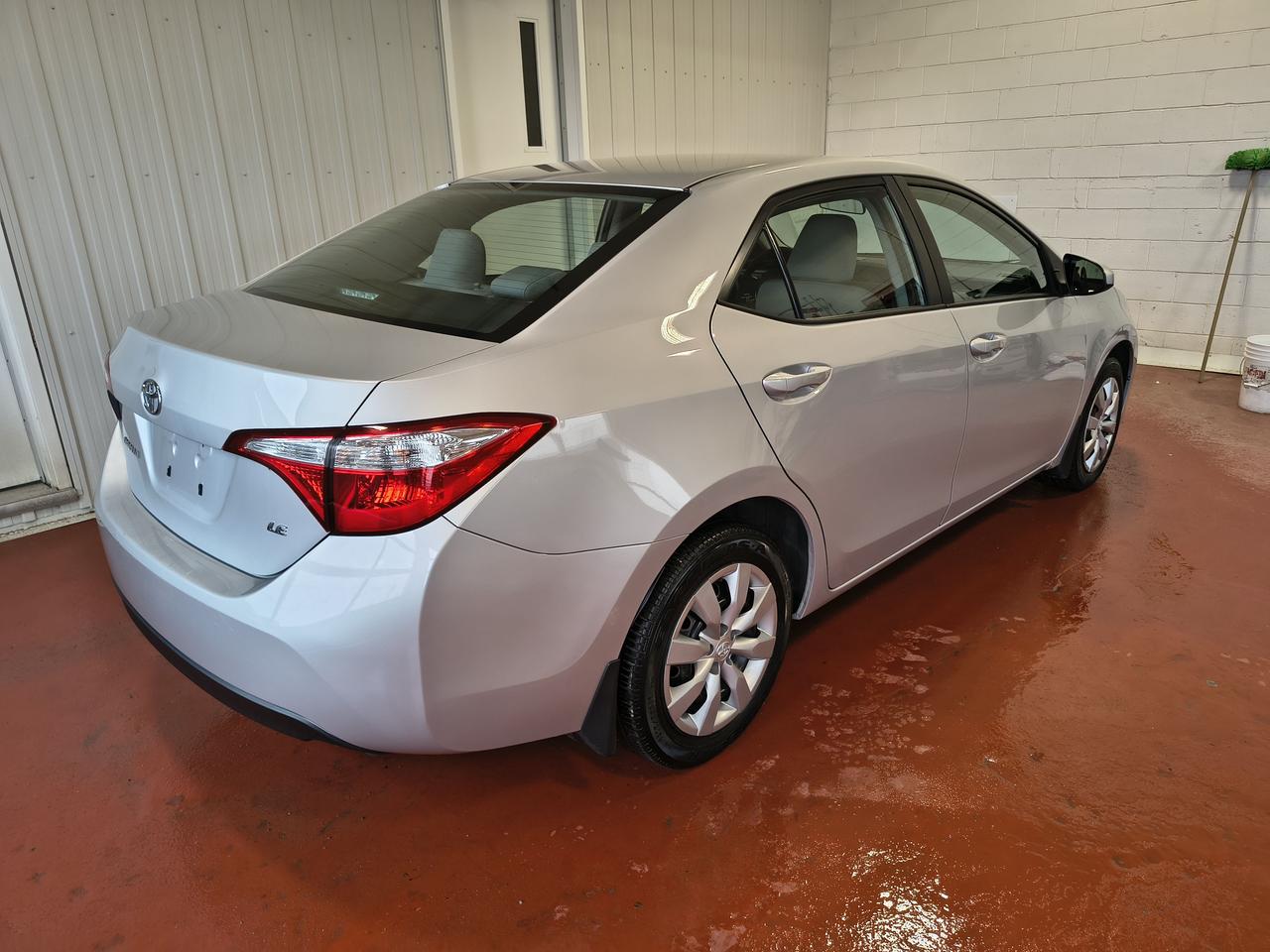 2016 Toyota Corolla LE Photo