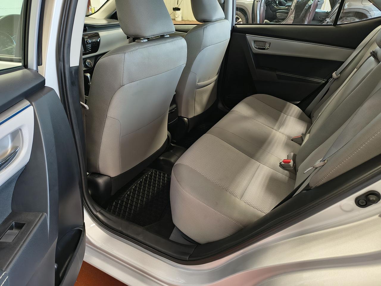 2016 Toyota Corolla LE Photo