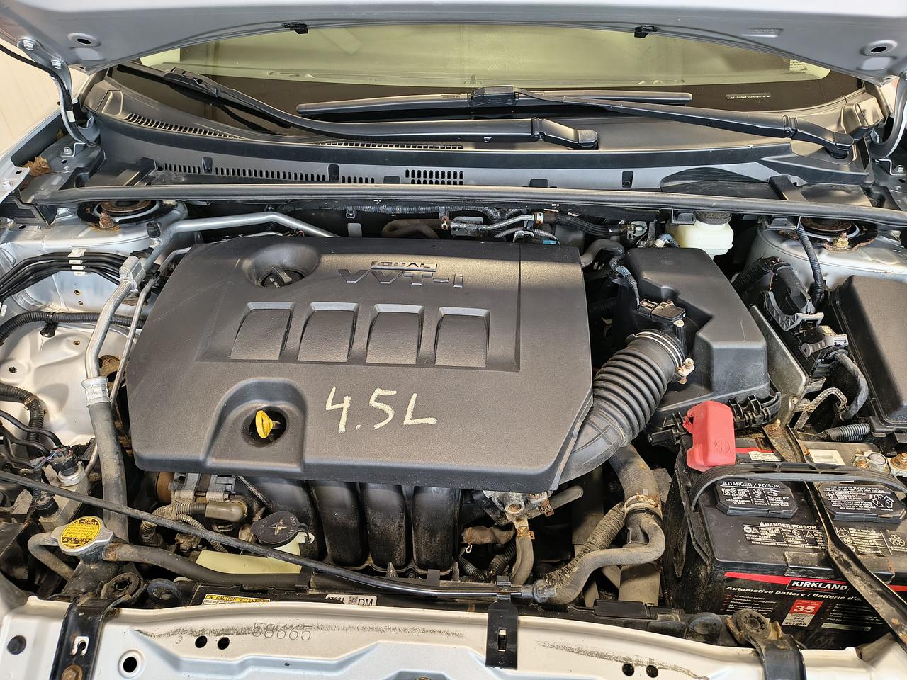 2016 Toyota Corolla LE Photo0