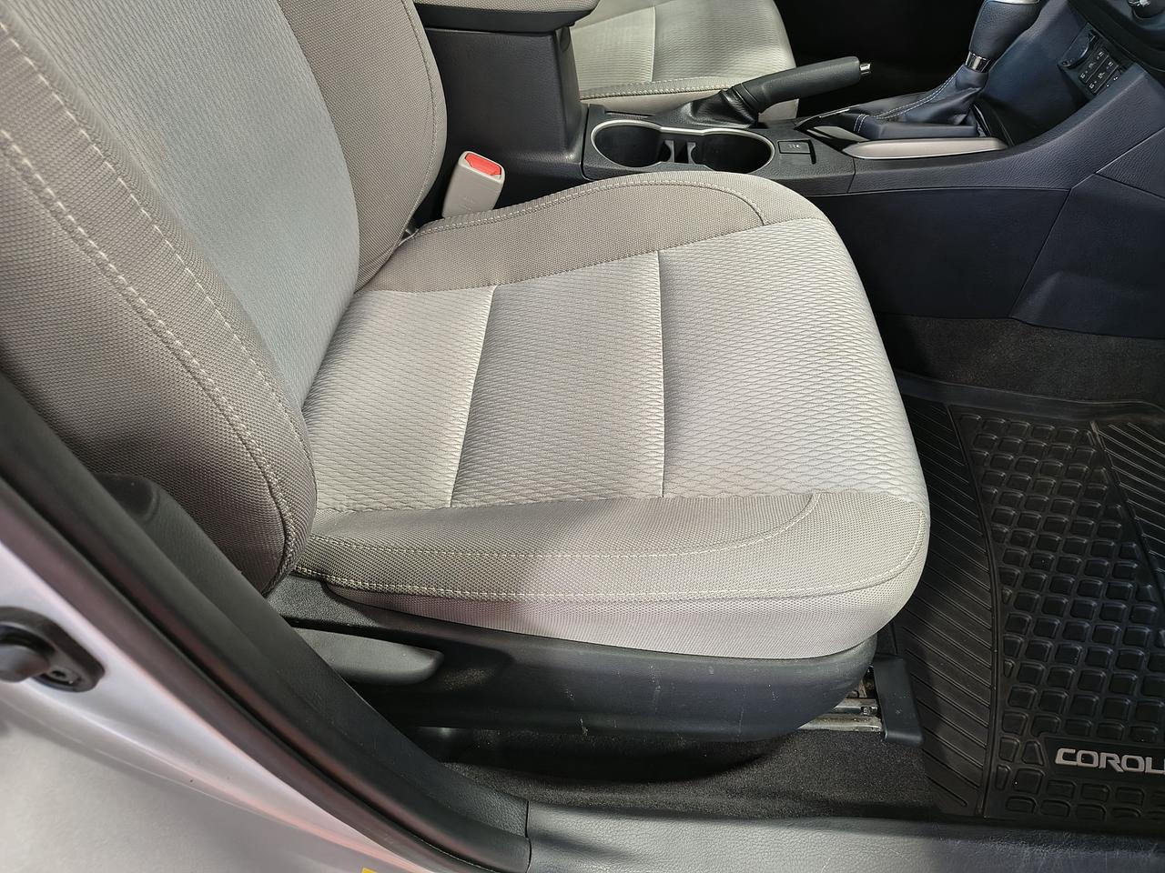 2016 Toyota Corolla LE Photo