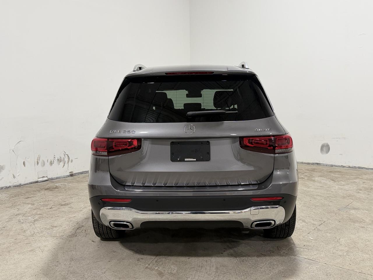 2022 Mercedes-Benz GLB GLB 250 4MATIC SUV Photo