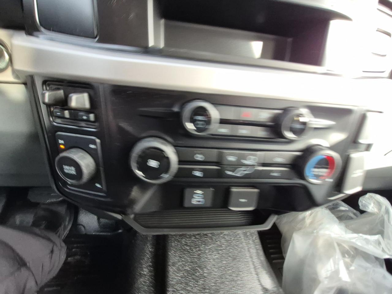 2026 Ford F-250 XLT 4WD, SYNC4, TRAILER TOW MIRRORS, RUNNING BRDS Photo