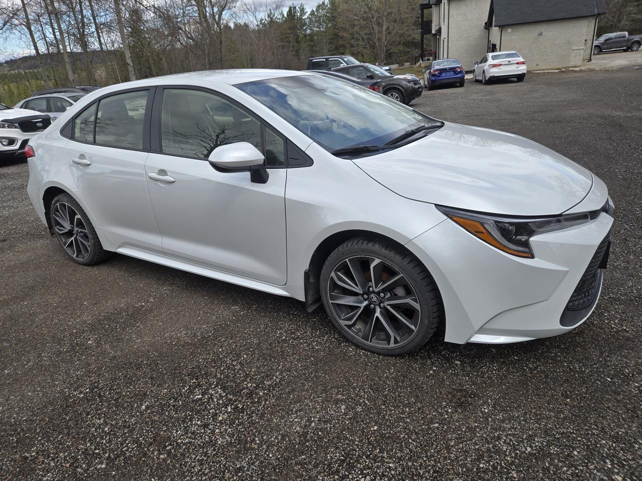 2022 Toyota Corolla Hybrid Photo2