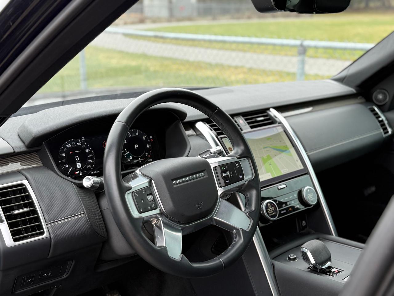 2022 Land Rover Discovery P360 R-Dynamic S Photo