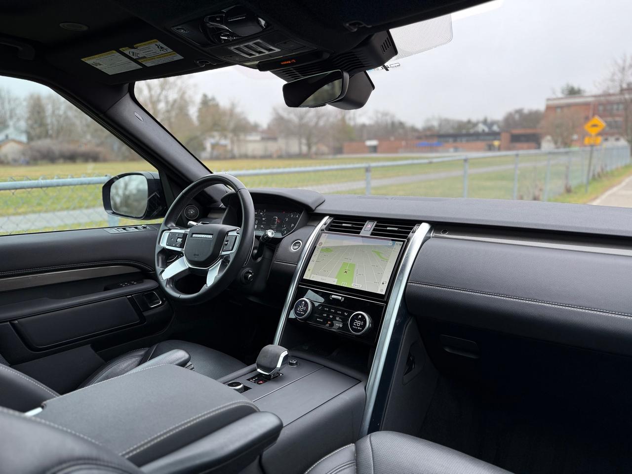 2022 Land Rover Discovery P360 R-Dynamic S Photo