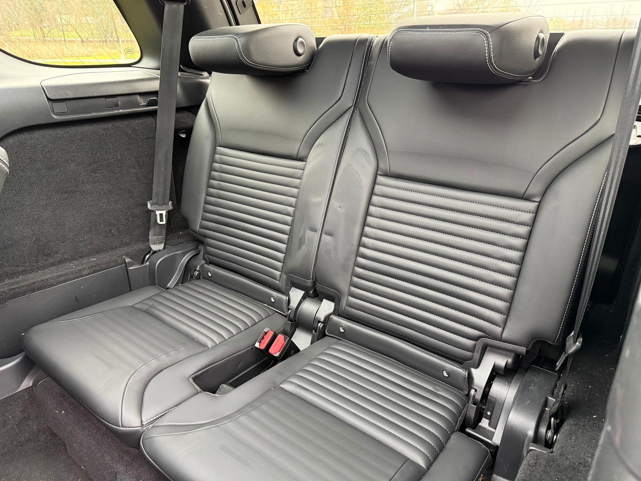 2022 Land Rover Discovery P360 R-Dynamic S Photo